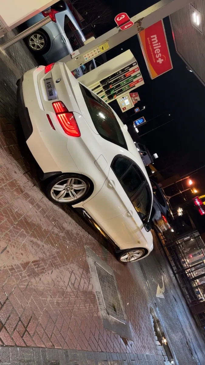 2011 Bmw 5-series M sport - Image 3