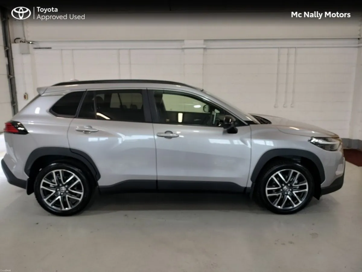 Toyota Corolla Cross 252 REG 1.8 SOL 3 FREE SERVIC - Image 4
