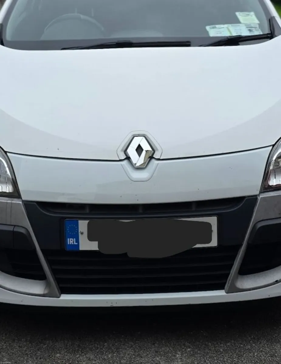 Renault Megane 2011 - Image 2