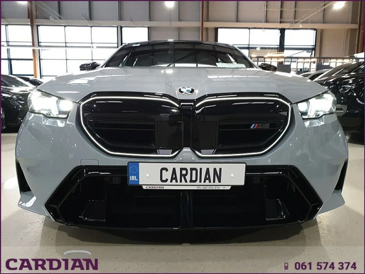 BMW M5 M5 X-DRIVE 4 DR AUTO - COMFORT PACK, PAN SU - Image 3