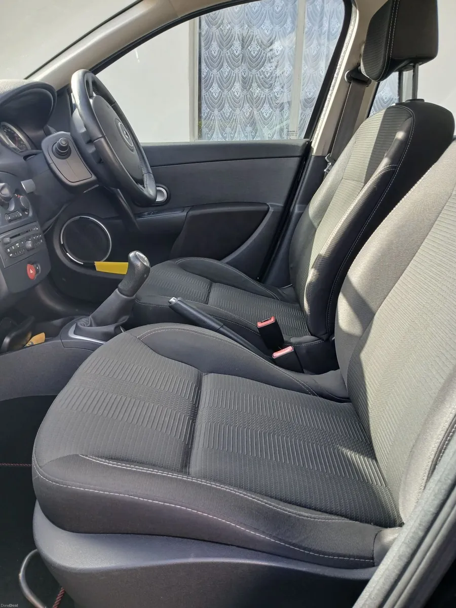 Renault Clio 2010 - Image 3