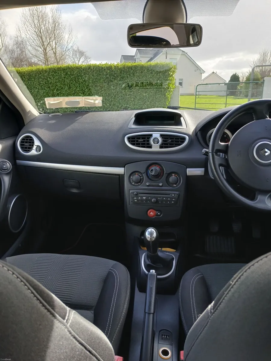Renault Clio 2010 - Image 4