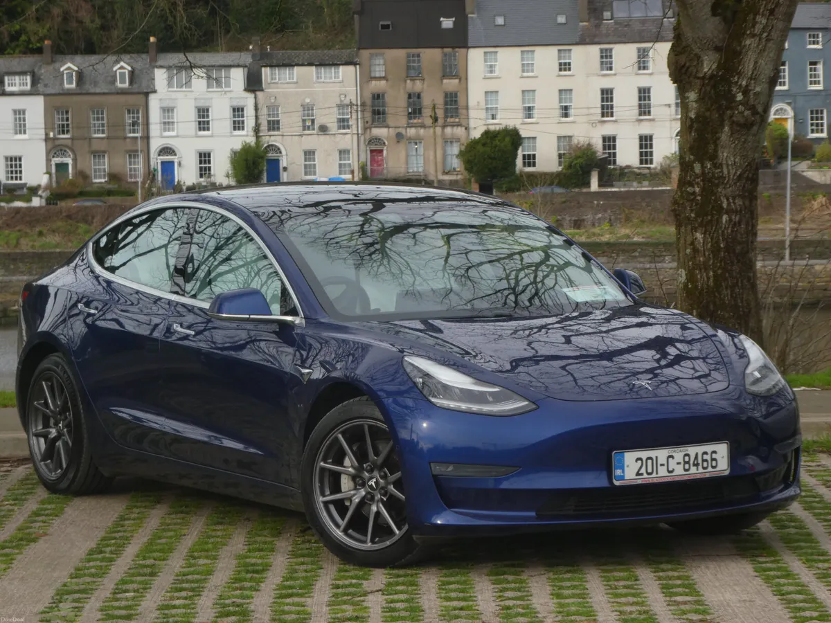 Tesla Model 3 2020 - Image 1