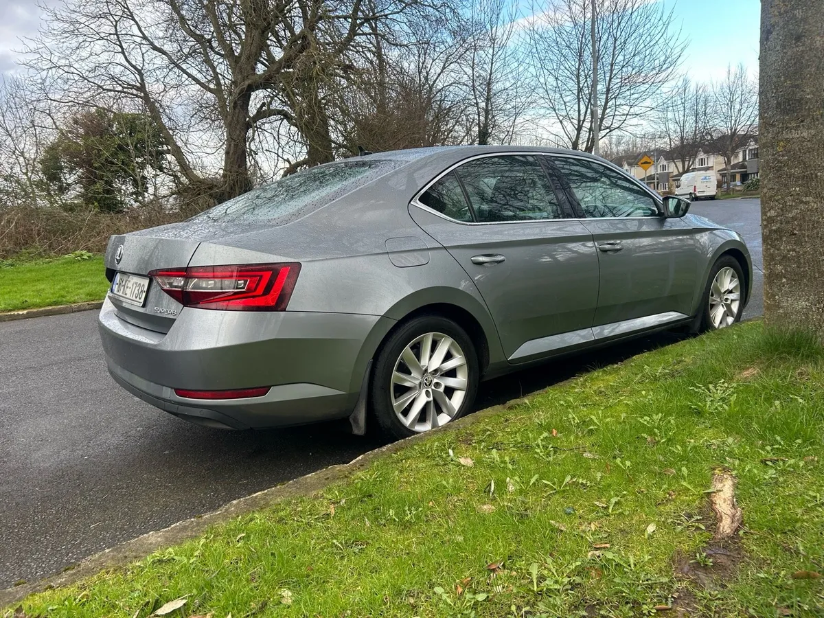 Skoda Superb Automatic - Image 4