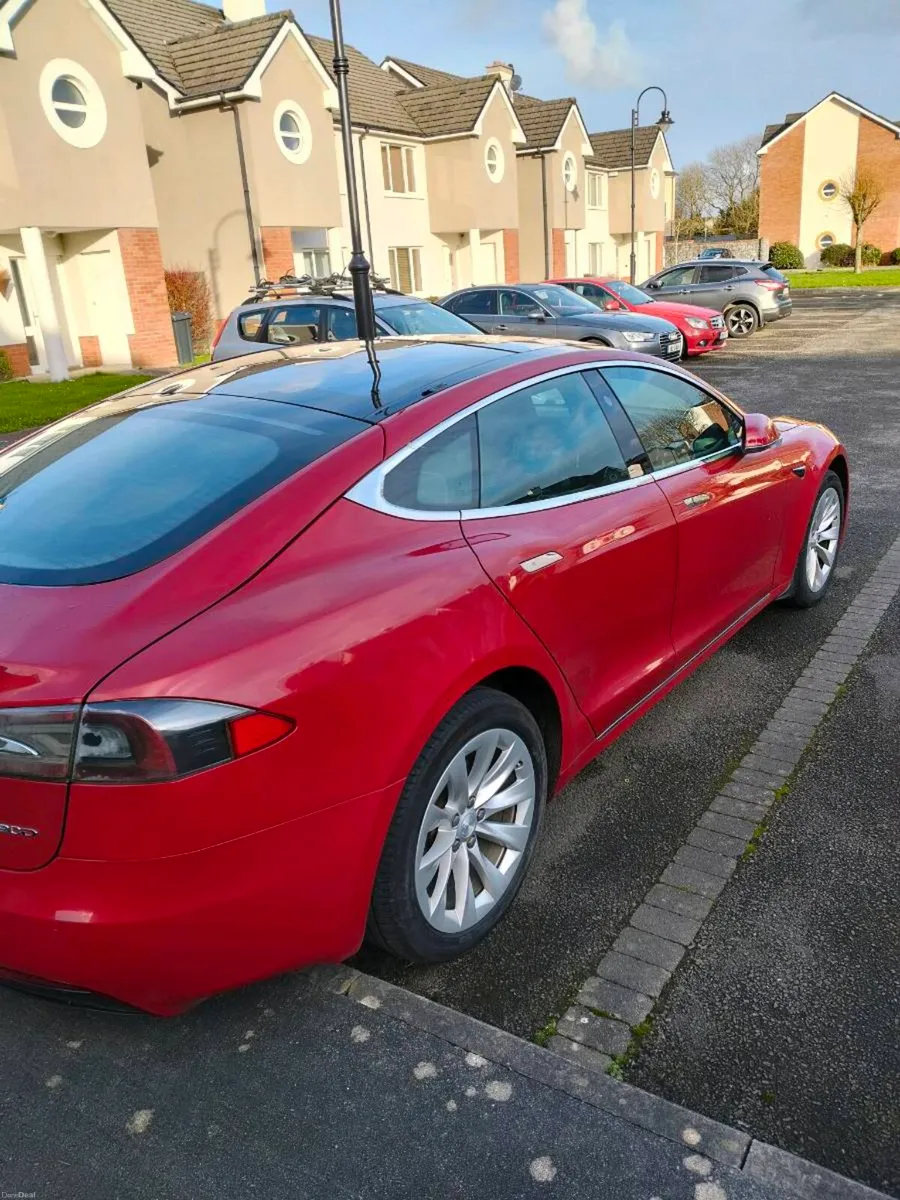 Tesla Model S - Image 2