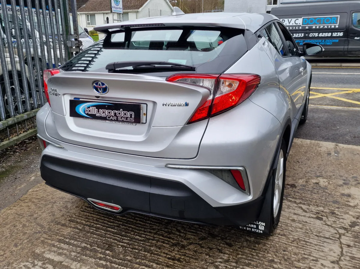 Toyota C-HR 1.8 Hybrid Luna - Image 4