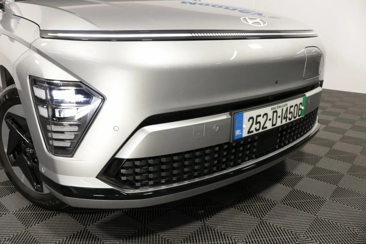 Hyundai KONA ELECTRIC PLATINUM EX DEMO 64 KwH EV - Image 3