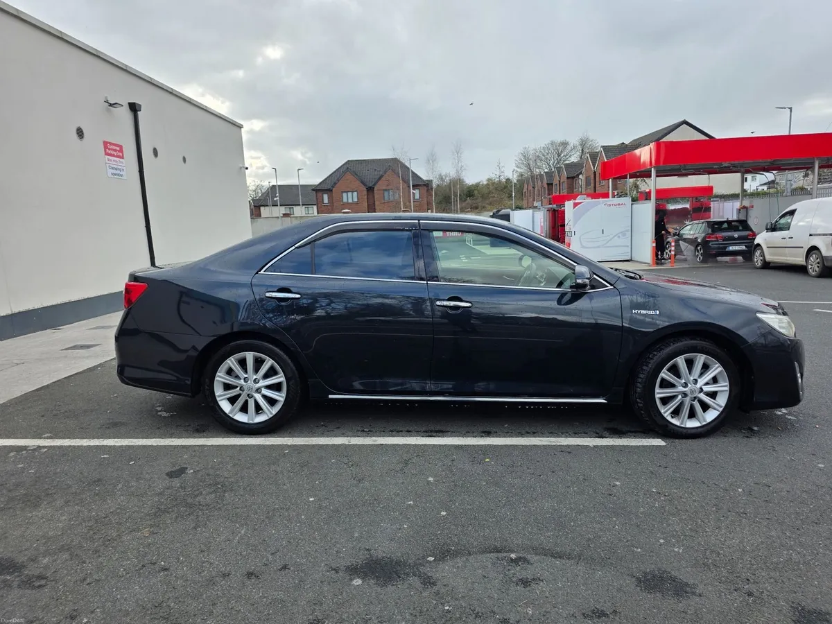 Toyota Camry 2012 2.5 Hybrid - Image 2