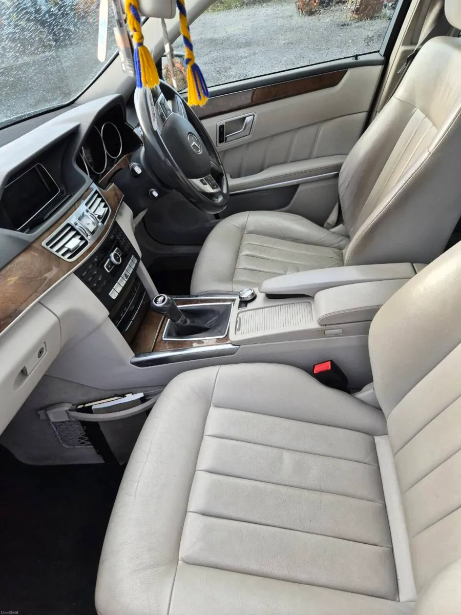 Mercedes E200 2014 - Image 4