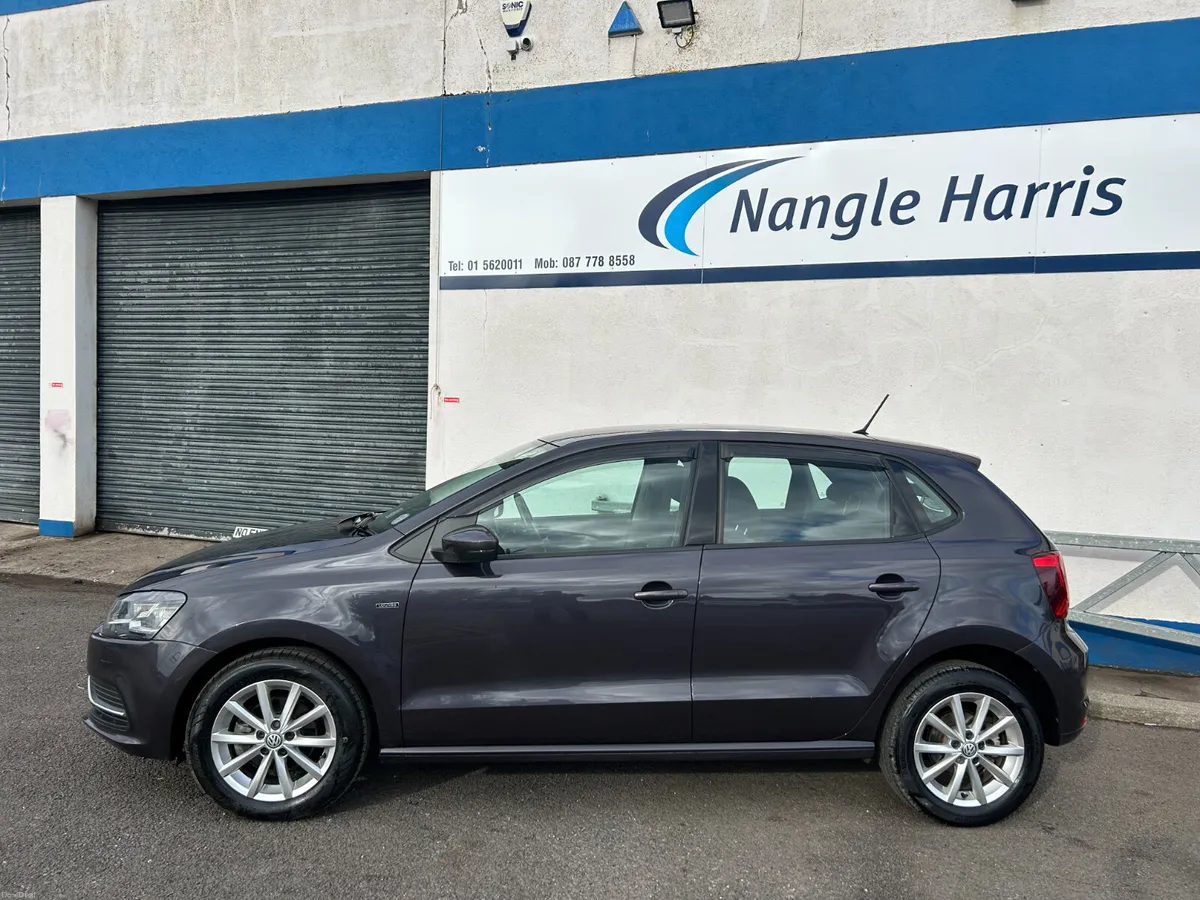 Volkswagen Polo AUTOMATIC. - Image 2