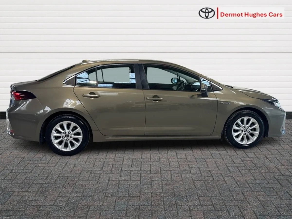 Toyota Corolla HYBRID LUNA SAL AUTO - Image 3