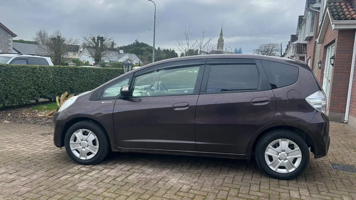 Honda Fit hybrid Auto, 2013, (NCTd 02/27) - Image 4