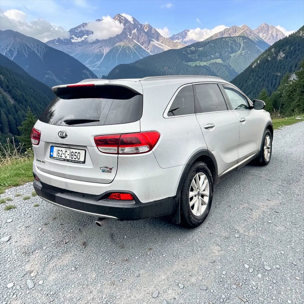 Kia Sorento Platinum 2WD Leather *Priced to Sell* - Image 2