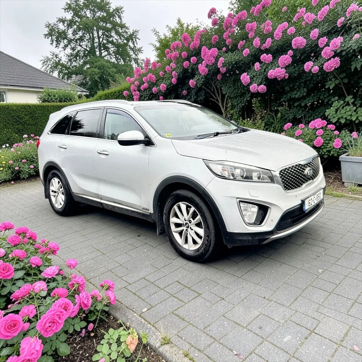 Kia Sorento Platinum 2WD Leather *Priced to Sell* - Image 1