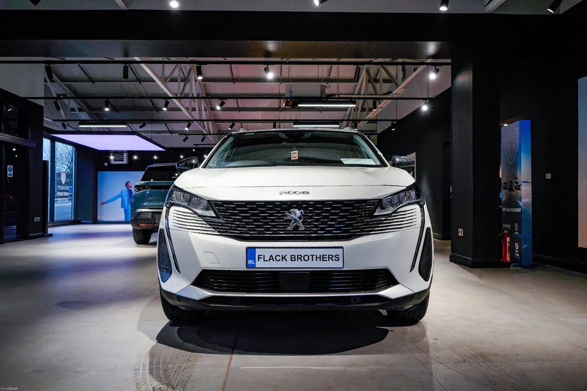 2022 Peugeot 3008 Allure 1.5 BlueHDi 130bhp Manual - Image 2