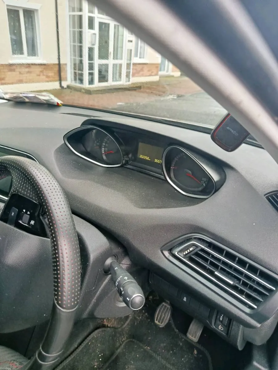 Peugeot 308 - Image 2