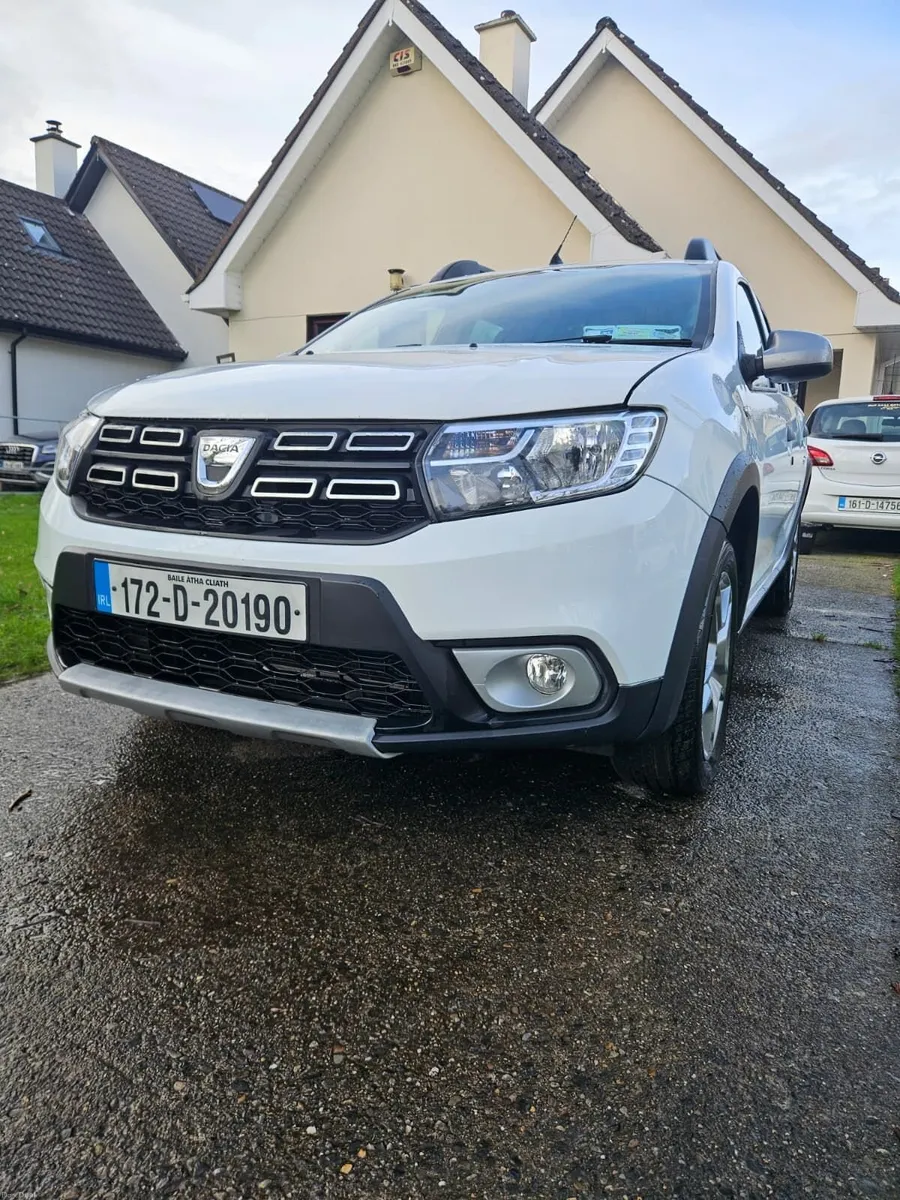 Dacia Sandero Stepway 2017 LOW MILAGE - Image 2