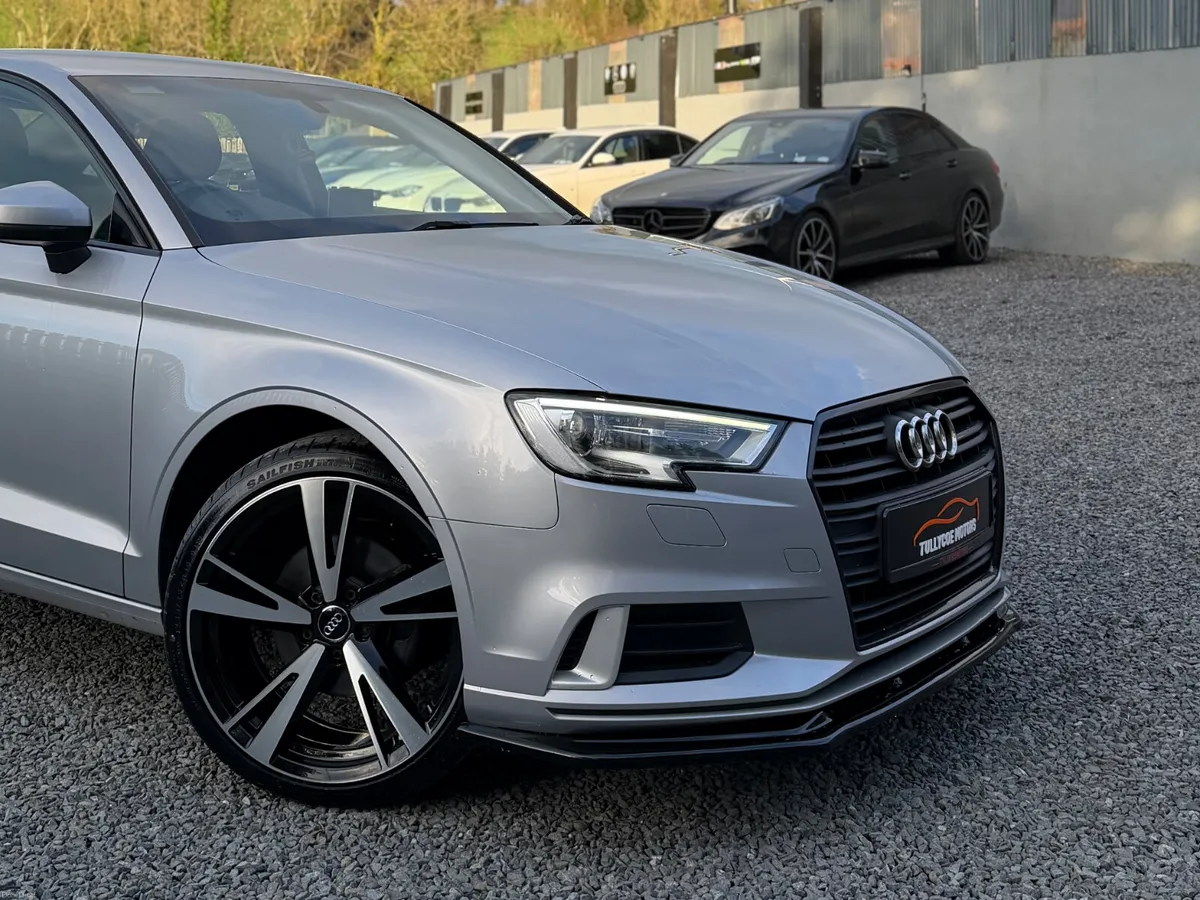 AUDI A3 SPORT SALOON 2017 - Image 4