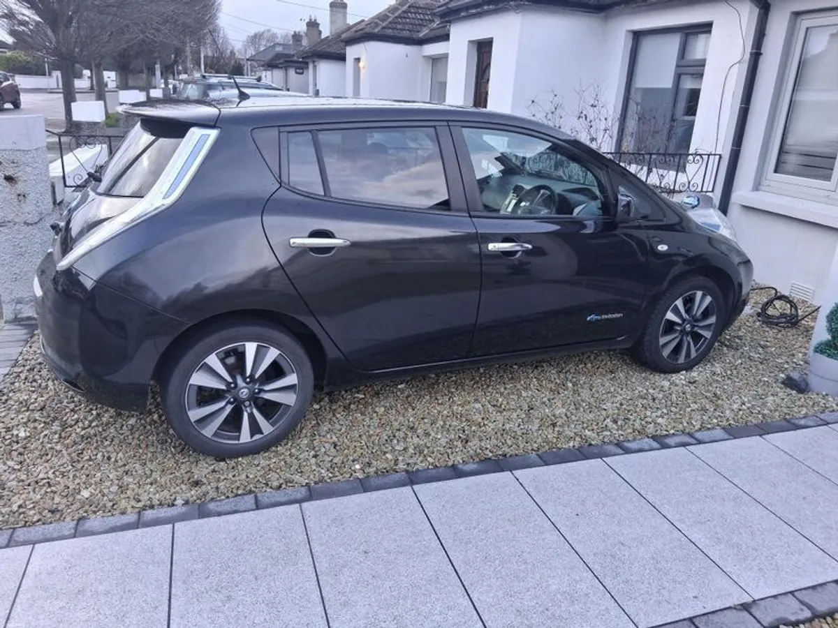 2017 Nissan Leaf - Image 3