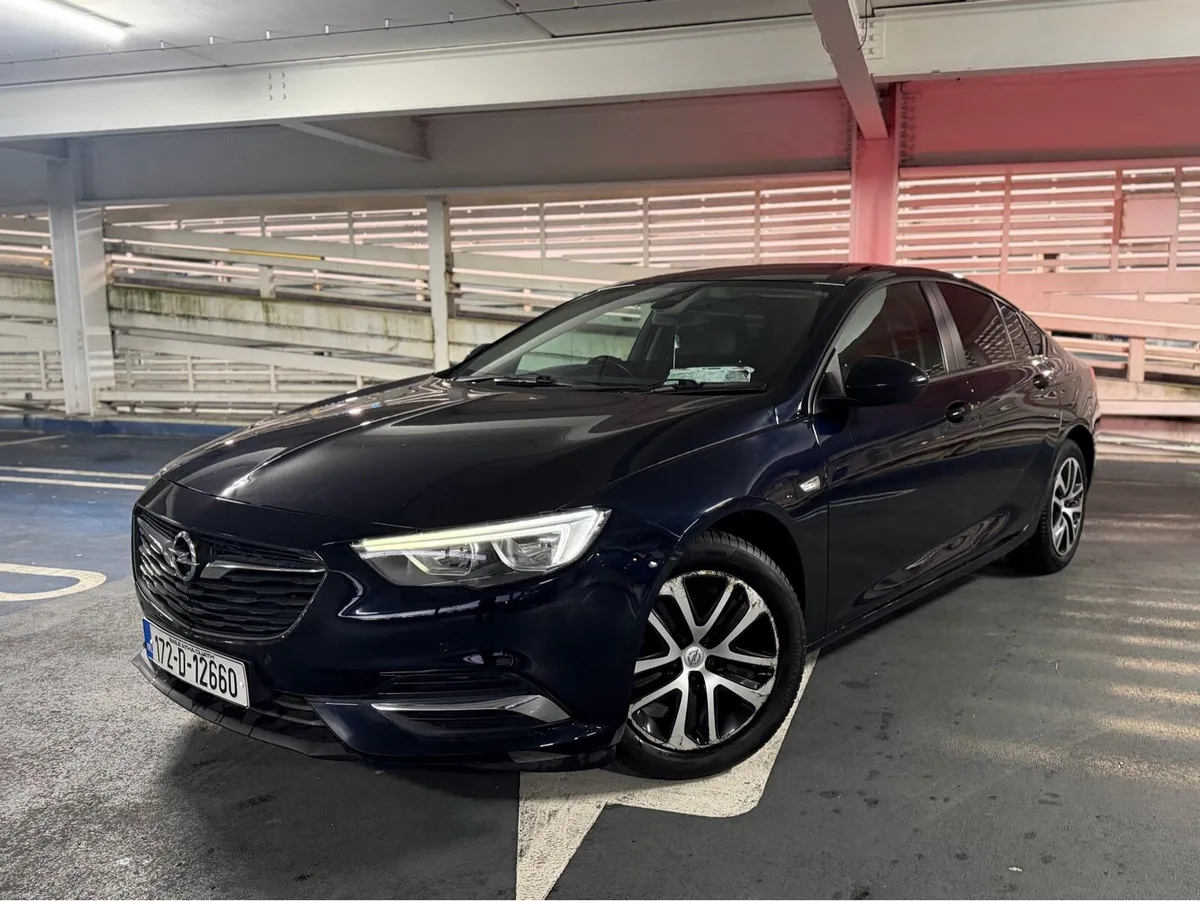 Opel Insignia 1.6 Turbo D - Image 1
