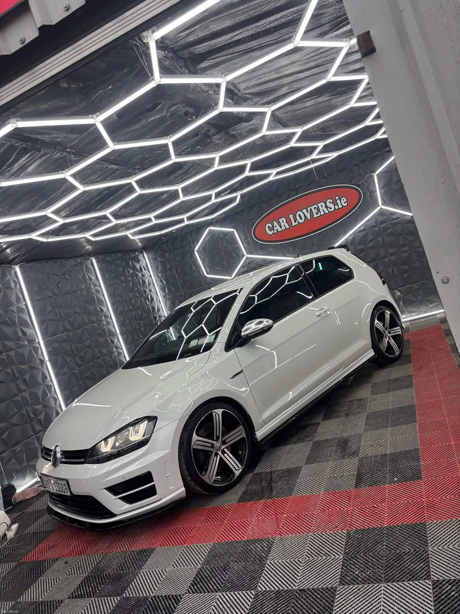 Golf R 2.0tsi - Image 1