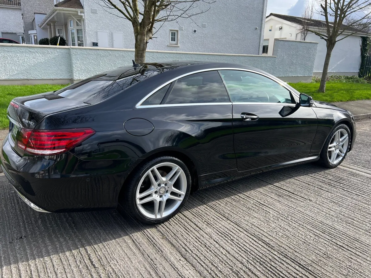 Mercedes-Benz E220,Coupe AMG SPORTPremium,Like New - Image 4