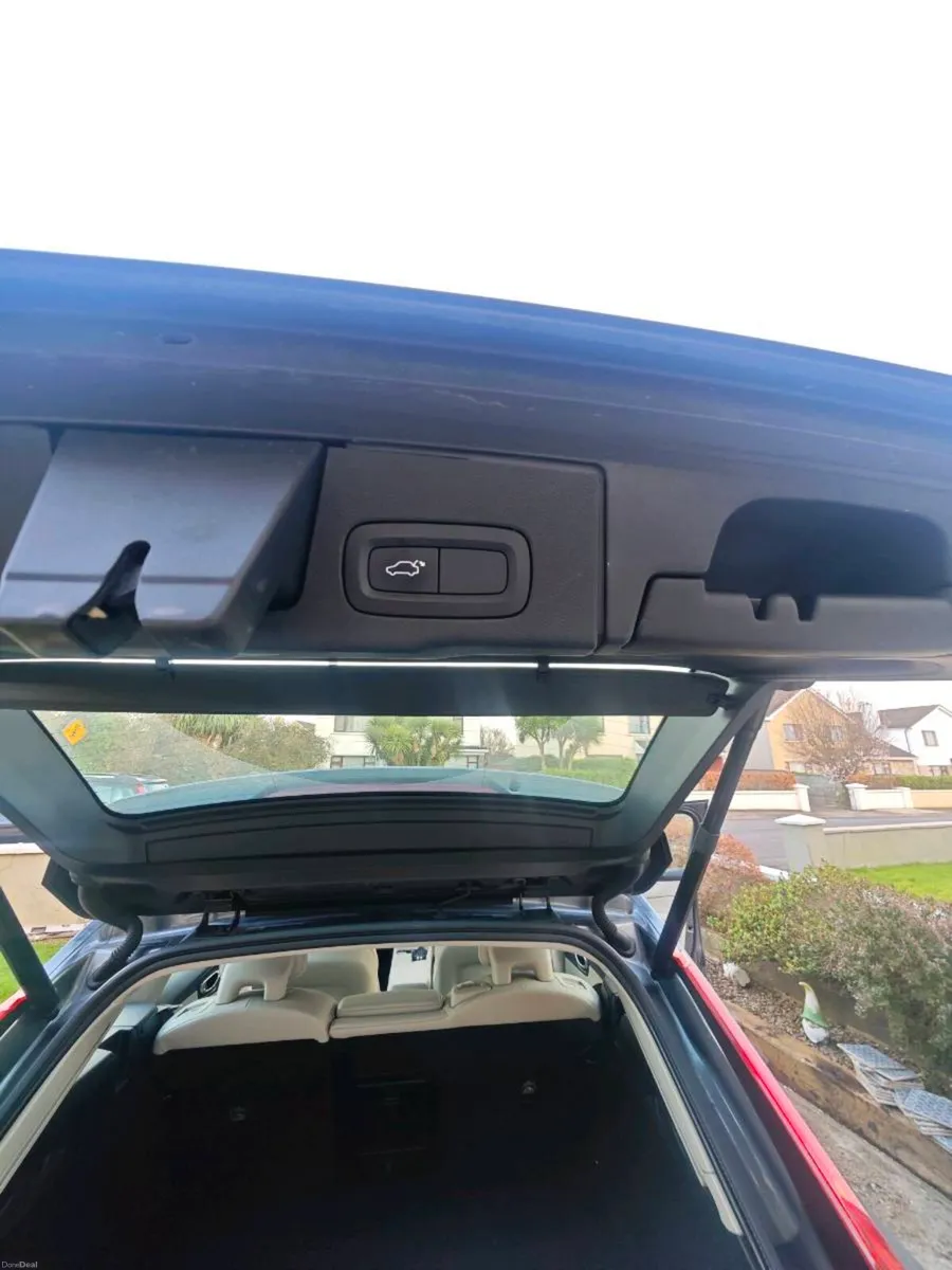 Volvo XC60 D4 AWD Automatic - Image 6