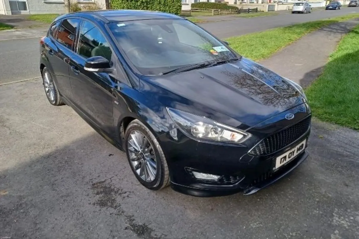 Ford Focus 2017 ST-LINE - Image 2