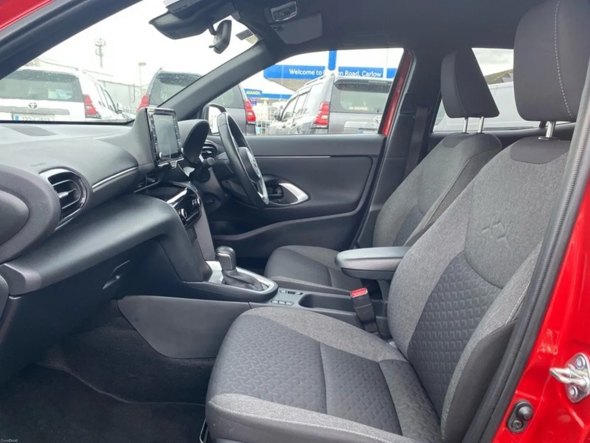Toyota Yaris Cross LUNA SPORT BI-TONE - Image 6
