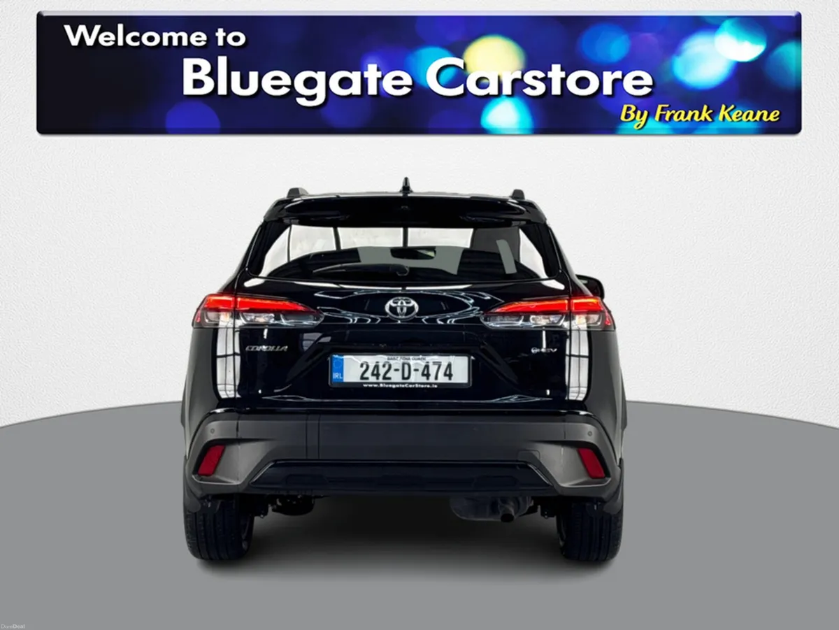 Toyota Corolla Cross **PANORAMIC ROOF**HEATED HALF - Image 4