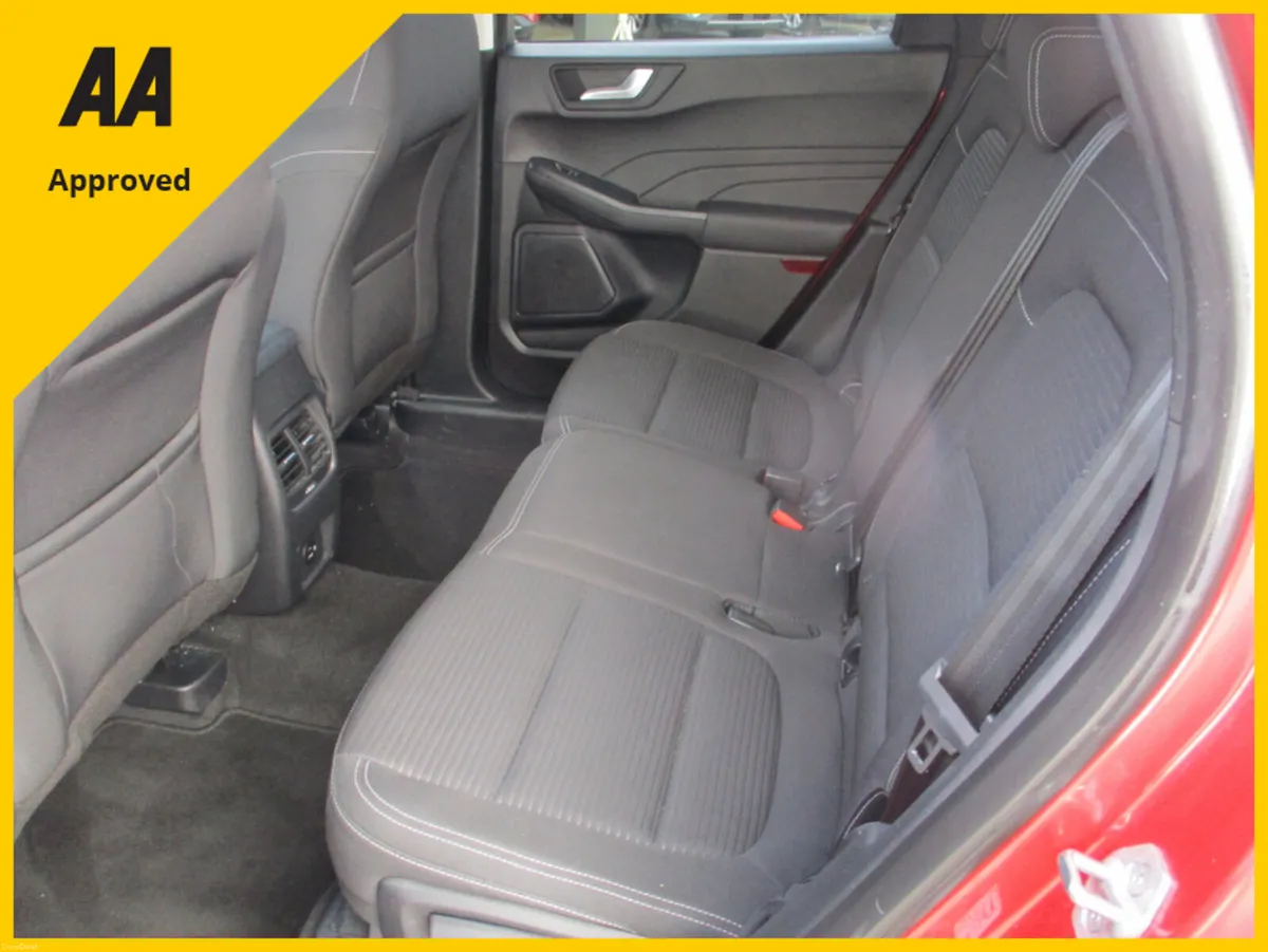 Ford Kuga TITANIUM 1.5 TD 120 S6.2 M6 F 4DR - Image 4