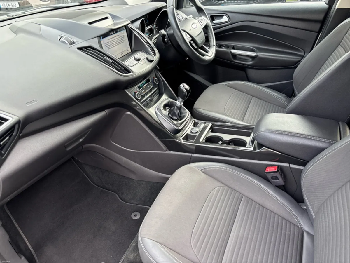 Ford Kuga TITANIUM 1.5 TDCI 120PS 4DR MAN - Image 3