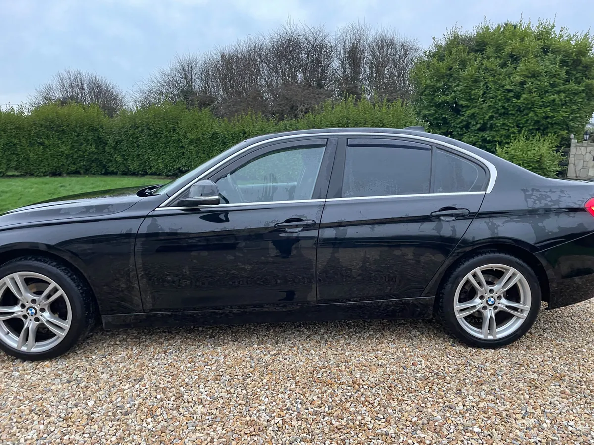 BMW 3-Series 2017 Diesel - Image 2