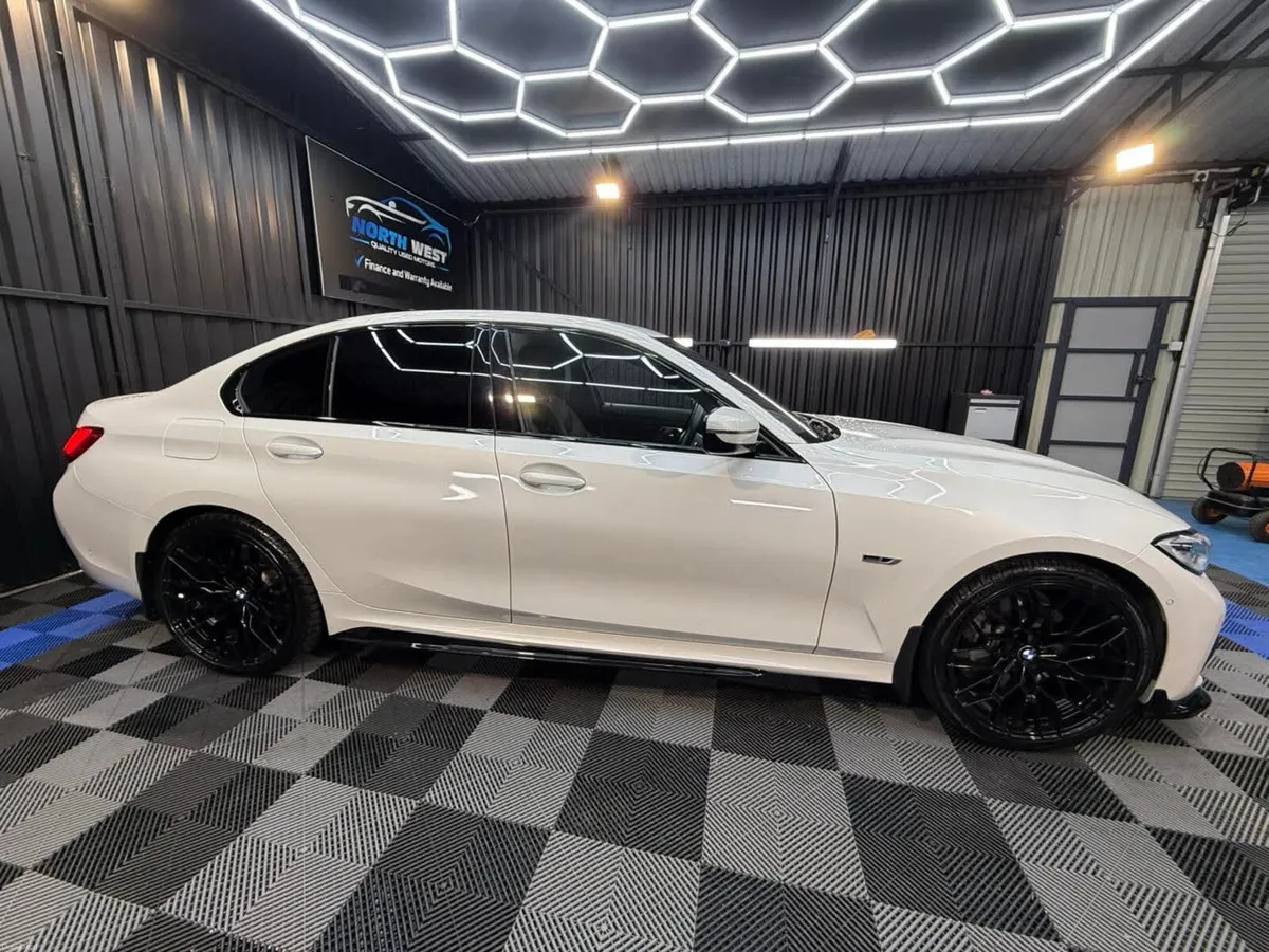BMW 3 330E Mspory Hybrid  2021 - Image 4