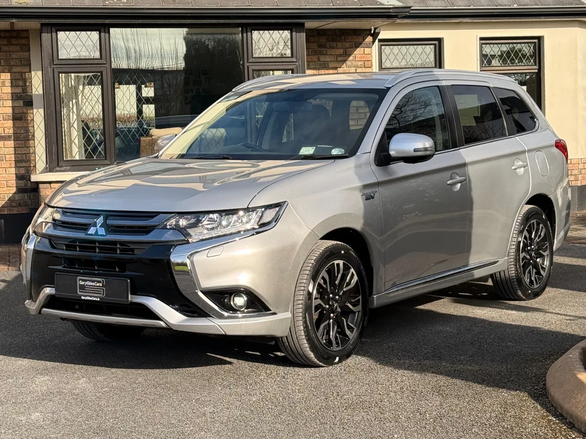 *Auto* 181 Mitsubishi Outlander PHEV! - Image 3