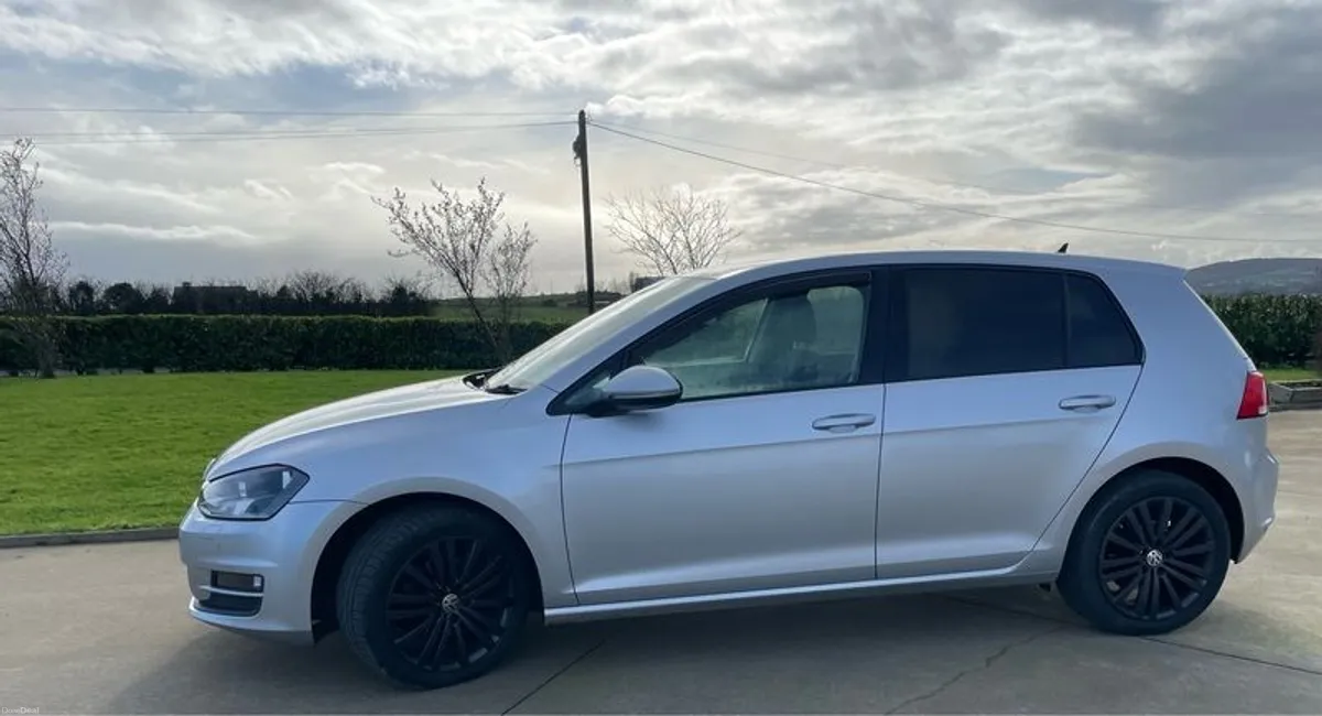 2017 Volkswagen Golf - Image 4