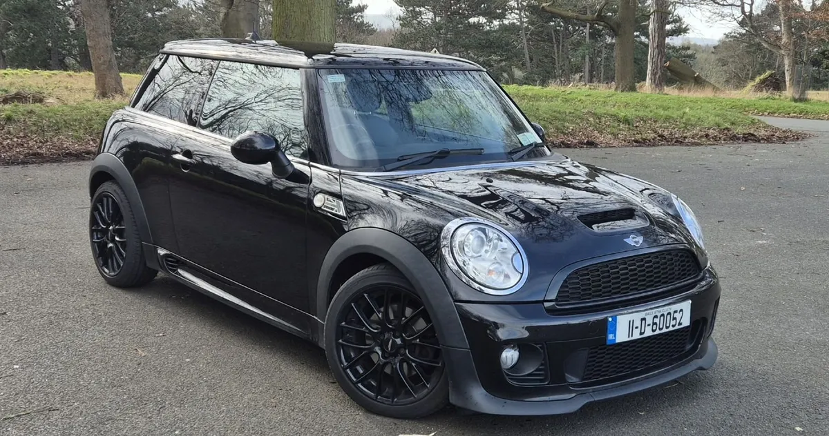 Mini Cooper 2011 - Image 1