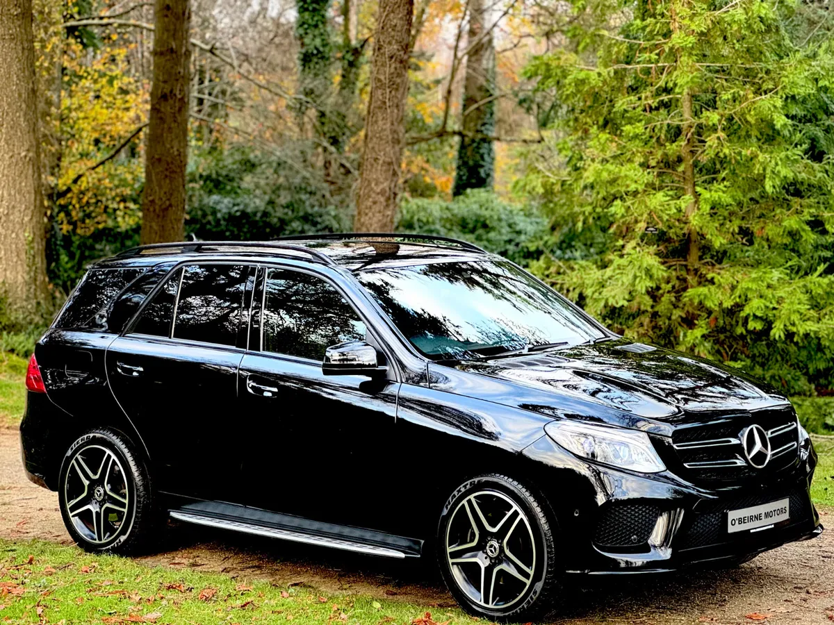 GLE 250 AMG NIGHT EDT 4-MATIC * LOW KMS * - Image 3