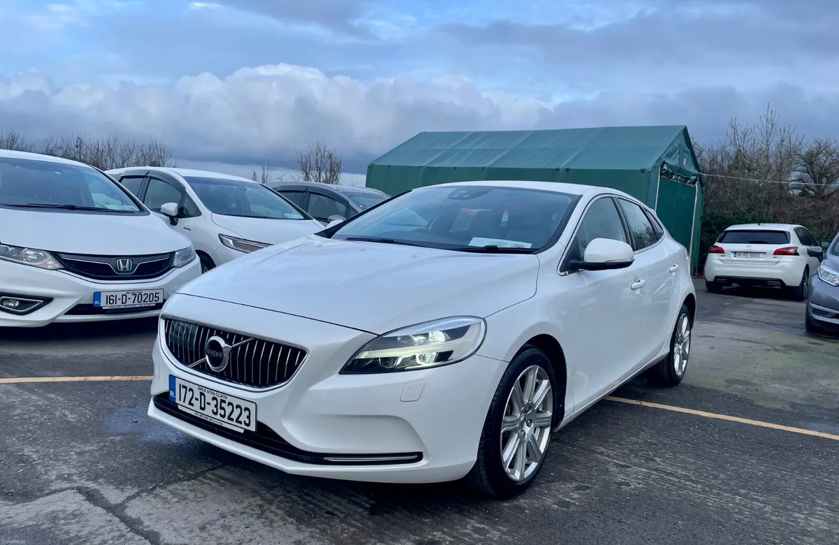 VOLVO V40 2017 2.0 DIESEL - Image 4