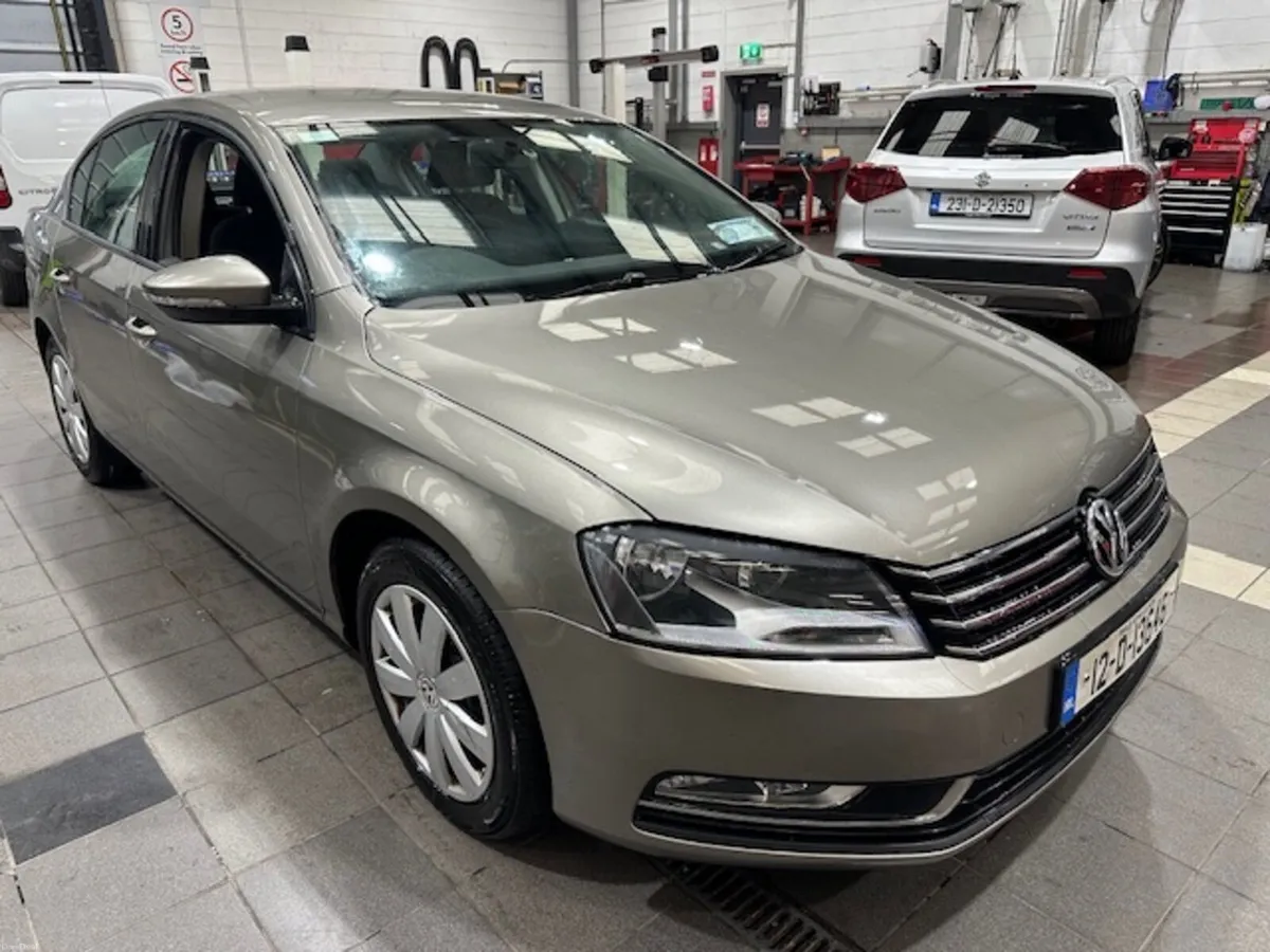 Volkswagen Passat 2012 - Image 1