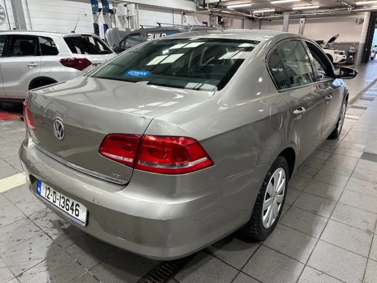 Volkswagen Passat 2012 - Image 4