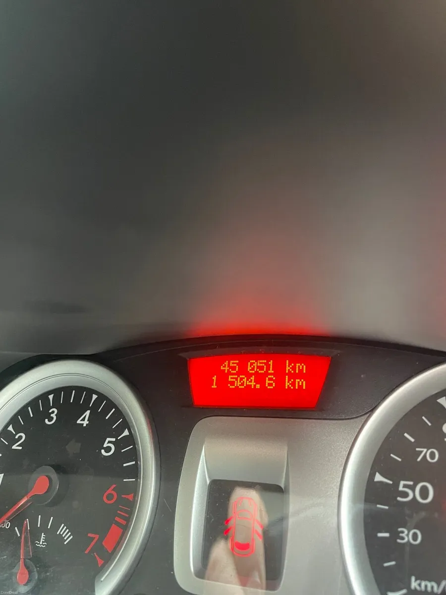 Renault Clio 2011 - Image 1