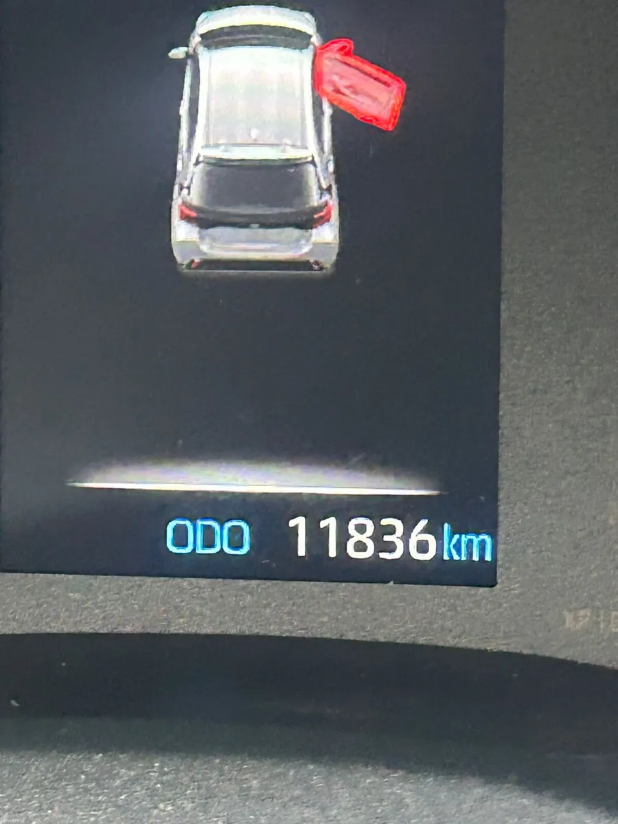 241 Toyota Yaris Hybrid Automatic - Image 4