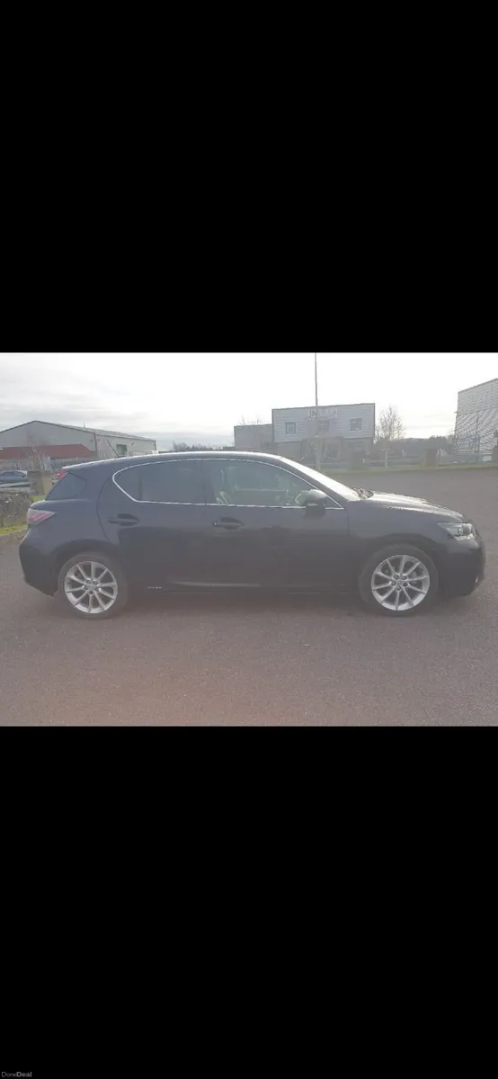 Lexus CT 200H 2011 - Image 2