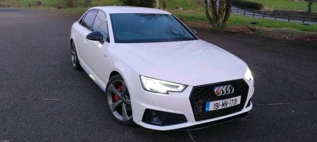 19 Audi A4 auto black edition damaged repaired - Image 1