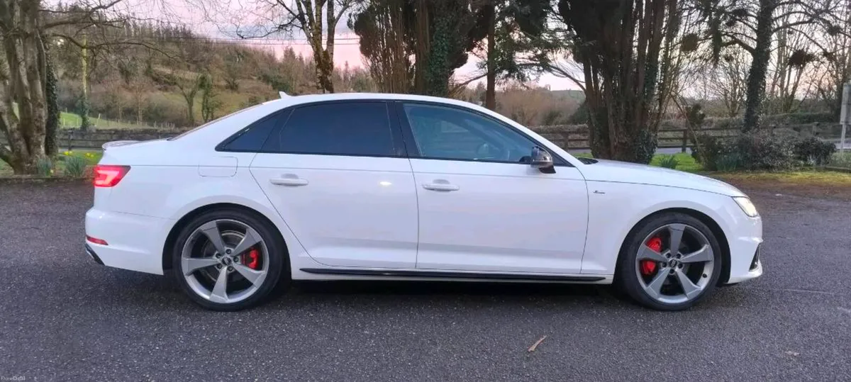 19 Audi A4 auto black edition damaged repaired - Image 2