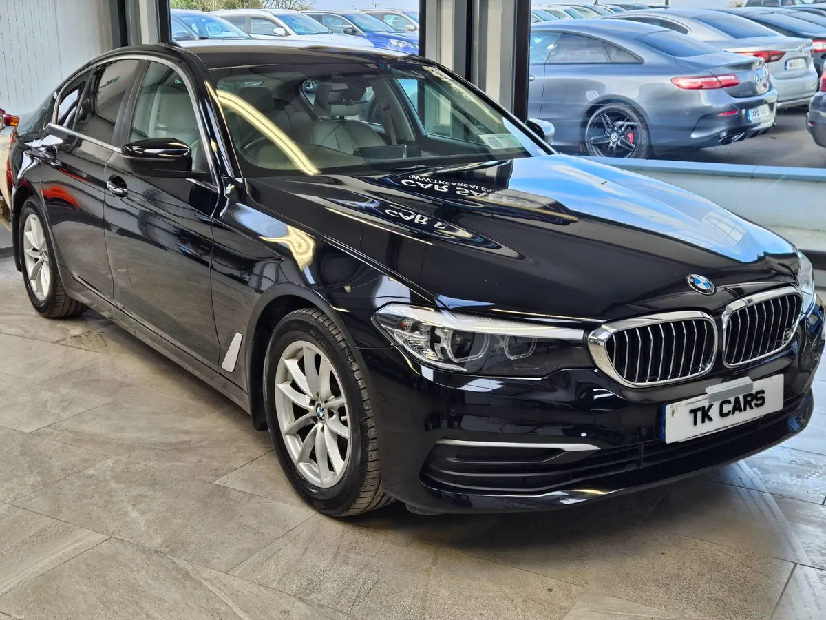 18 BMW 520 D SE EDITION - Image 1