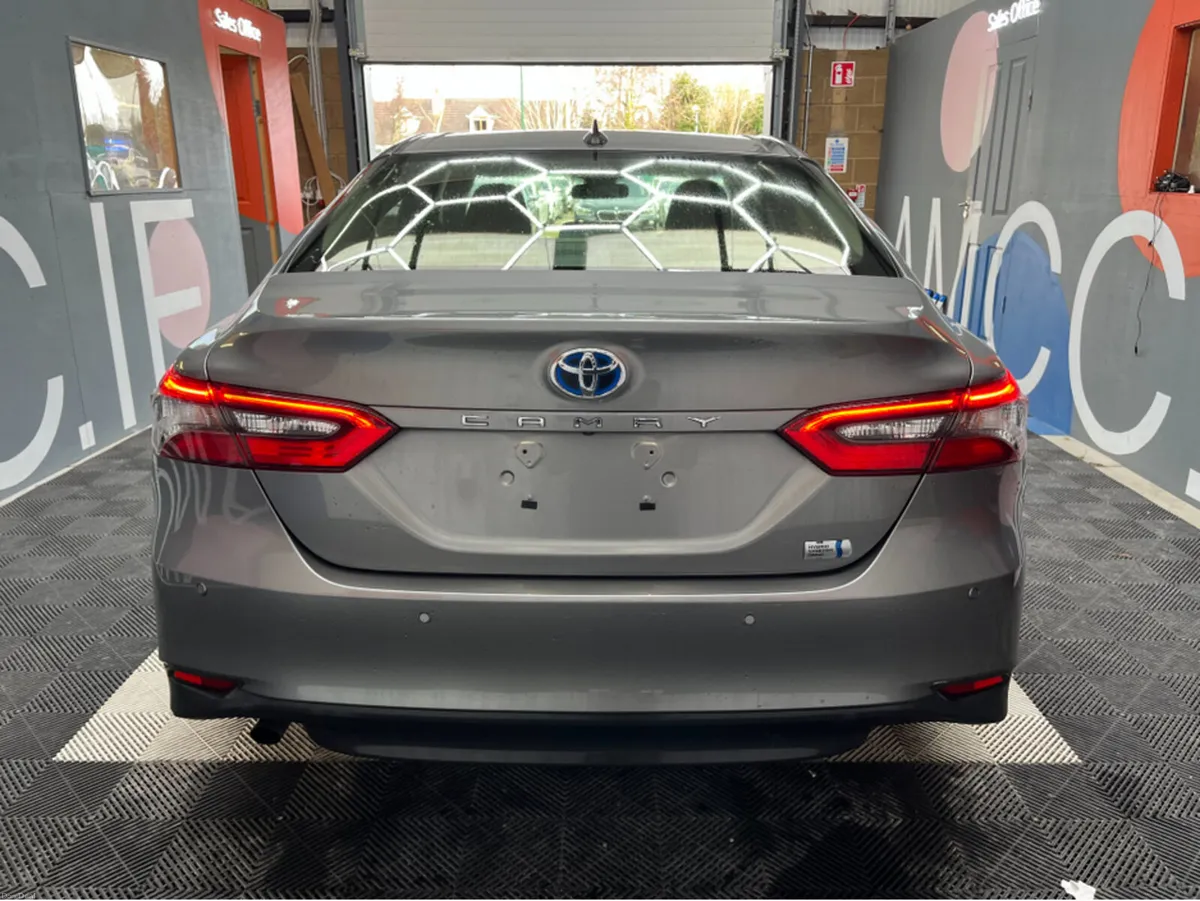 Toyota Camry 2022 TOYOTA CAMRY X 2.5 AUTOAMTIC / C - Image 3