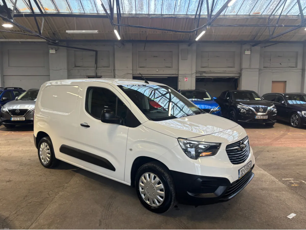 Opel Combo 3 seater 1.5 DSL - Image 1