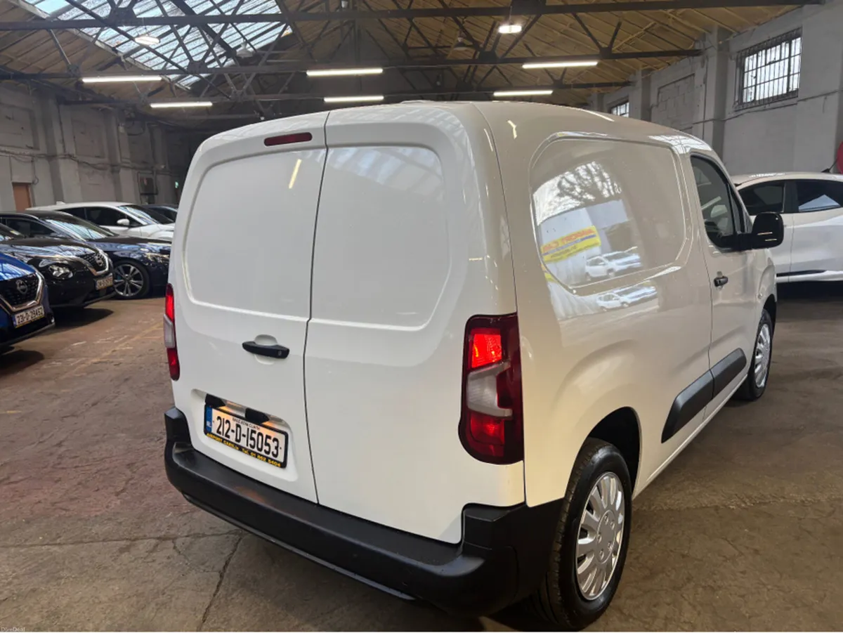 Opel Combo 3 seater 1.5 DSL - Image 2